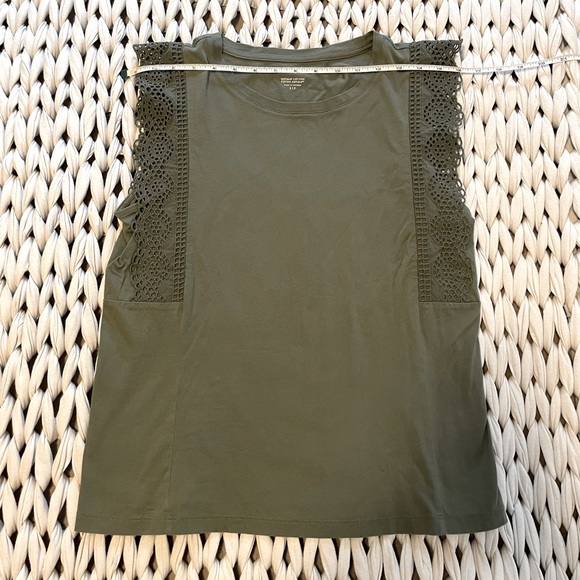 *SOLD* Banana Republic Top - Picture 2 of 5